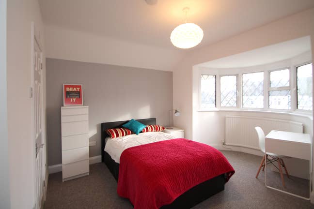 Brand New double en-suite room available Main Photo