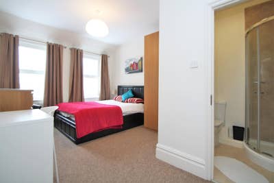 Large Double in Catford Main Photo