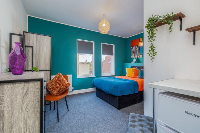 Stunning New Houseshare 8 Min Walk to George Eliot Main Photo
