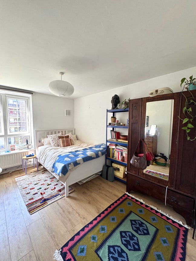 Large double room | Ldn Bridge | &pound;999 incl. bills Main Photo
