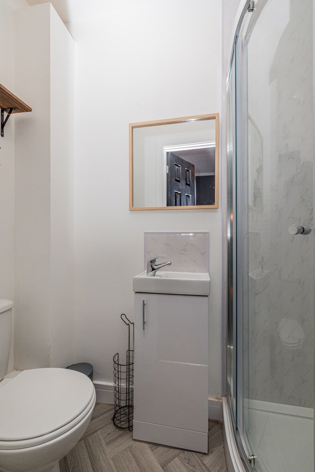Stunning New Houseshare 8 Min Walk to George Eliot Main Photo