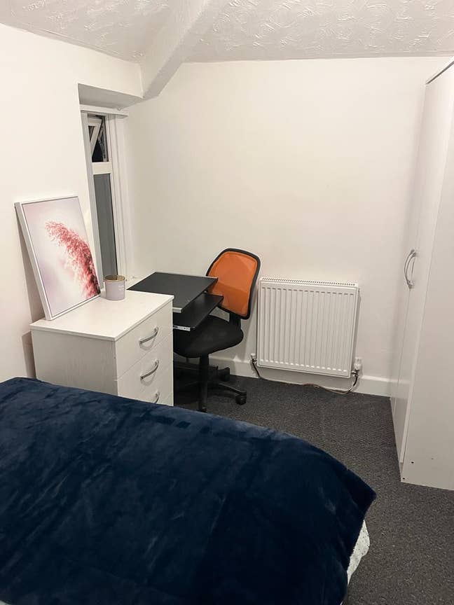 * Double Room - Langdale Road * Main Photo