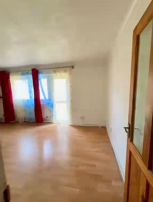 Spacious Kingsize room for 3 sharers  Main Photo