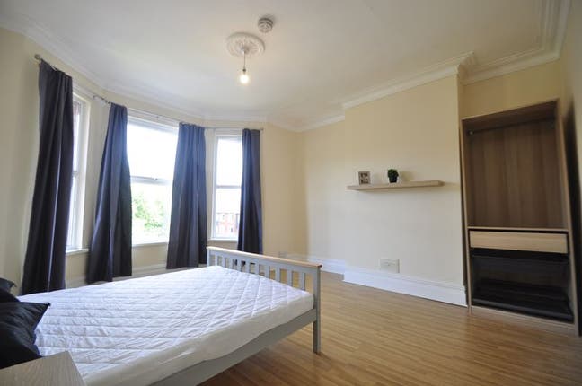Spacious Double Rooms - All Bills Included Main Photo