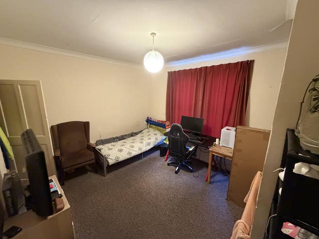 ✨ Spacious Double Room in Quiet Kingston Area  Main Photo