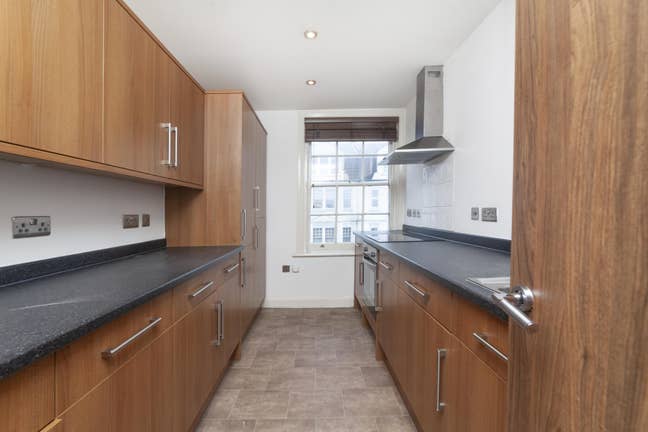 Stunning 2 Bed Flat Available in Harringay!  Main Photo
