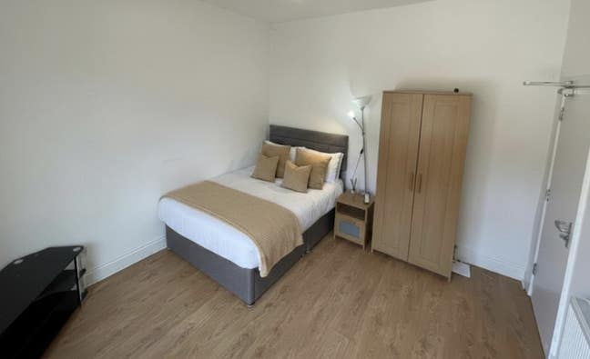 Affordable room near town centre Main Photo