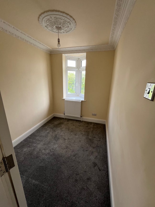 Single room available in parkway Main Photo