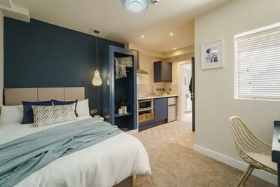 Brand New Studio & Rooms - &pound;200 OFF 1ST MONTH! Main Photo