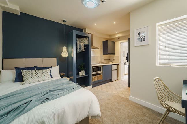 Brand New Studio & Rooms - &pound;200 OFF 1ST MONTH! Main Photo
