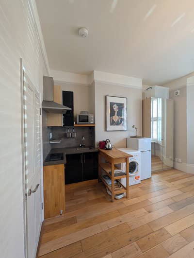 Studio Flat –  Finchley - &pound;1,380 Incl Bills Main Photo