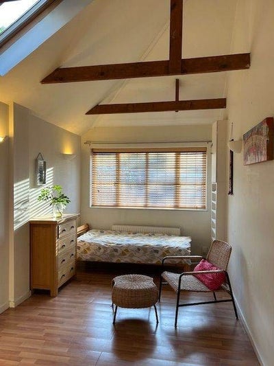Spacious & Fully Furnished Double Room in SM2 7DB Main Photo