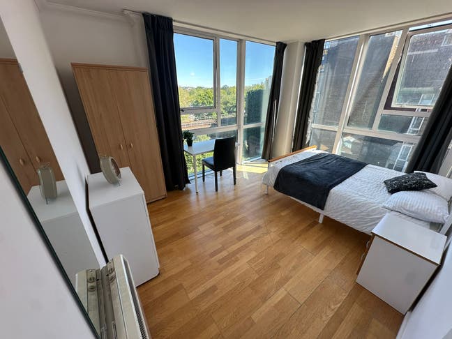 ✨ Available in June| 2 Double Rooms| Canary wharf  Main Photo