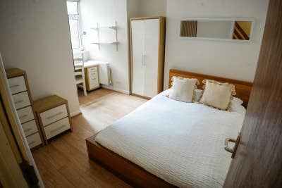 🛏️ Beautiful Double Rooms in Swansea SA1 | Modern Main Photo