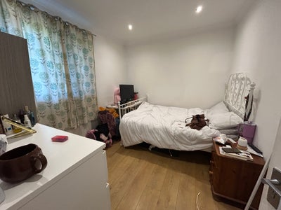 Subletting a room 5 mins from LB station Main Photo