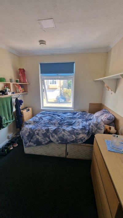 Room Available All Bills Included Main Photo