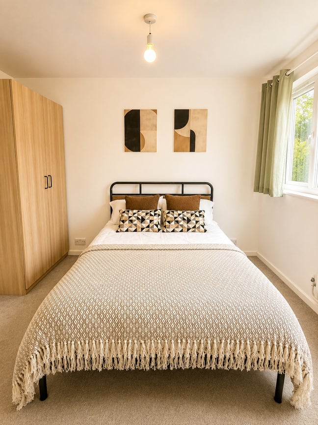 3 Double Rooms | Bow | &pound;800–&pound;975 Main Photo