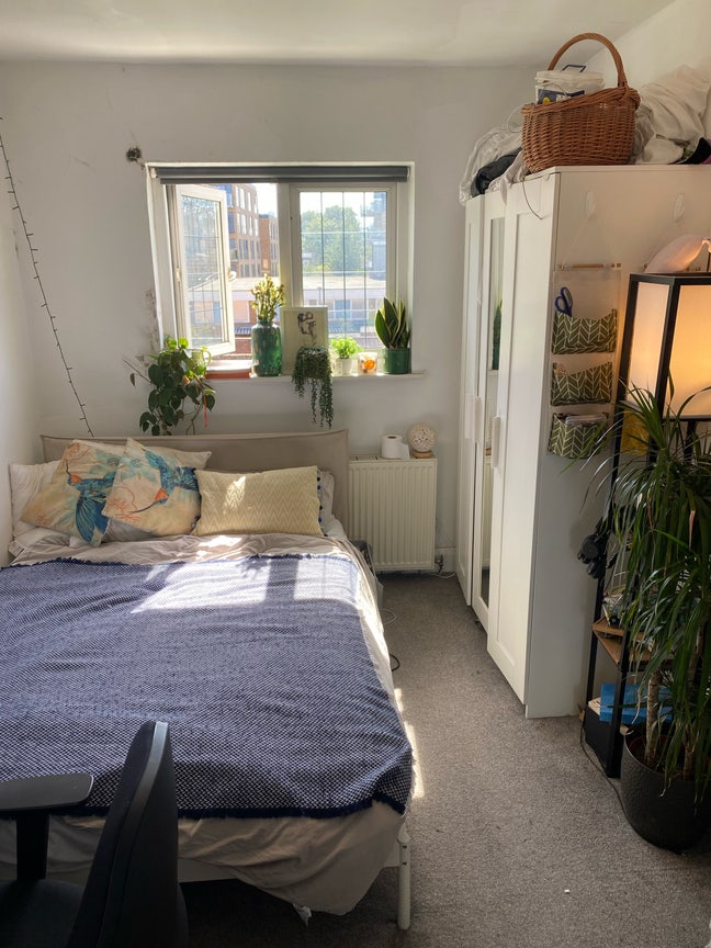  En-suite room in lovely social house near Viccy P Main Photo
