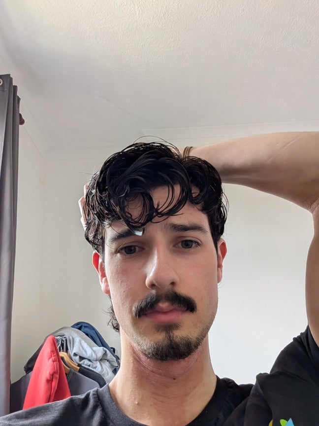 Professional Male seeks a single or double room Main Photo