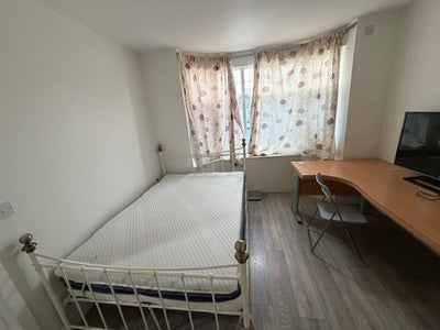 Double Room in WA15 – All Bills Included  Main Photo