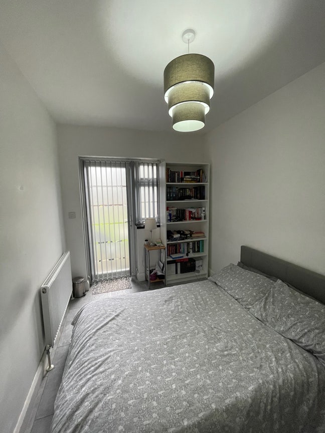1 Bed Private  Flat for Rent  Main Photo