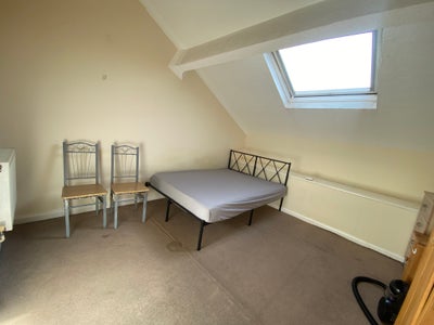 Spacious/Furnished/All Bills Included/Near Station Main Photo