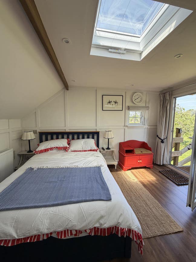 Beautiful Flat In Hook, Hampshire  Main Photo