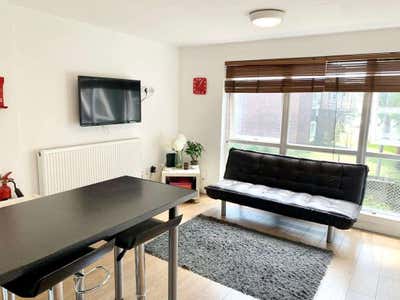 🛋️ Good Sized Room,Zero Stress & Total Privacy 🔑 Main Photo