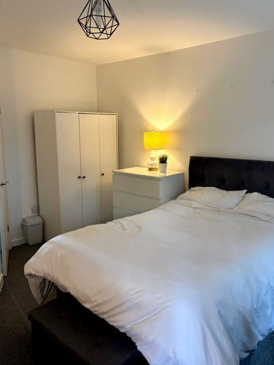 Double Room Available  Main Photo