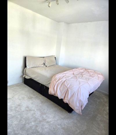 Large Double Room Main Photo