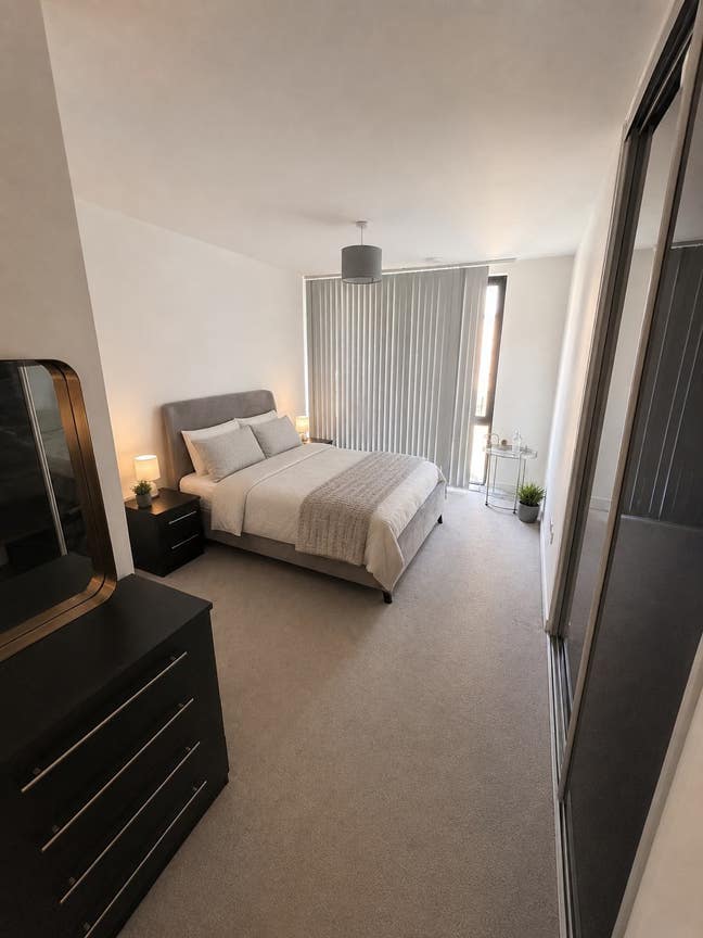Large En-suite Room Main Photo