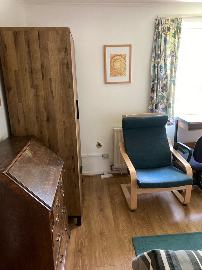 Single furnished room Main Photo