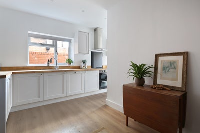 Room available in Spacious Home   Main Photo