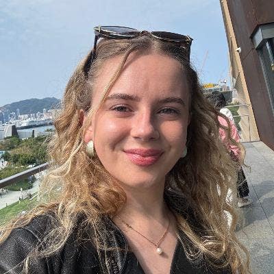 Professional Female seeks a double room Main Photo