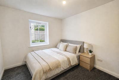 Ensuite Room in Spacious House Main Photo