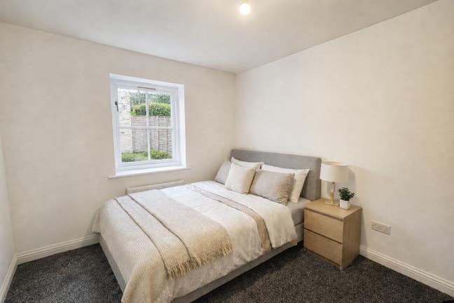 Ensuite Room in Spacious House Main Photo