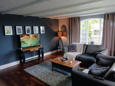 Room available in 2 bedroom annex Main Photo