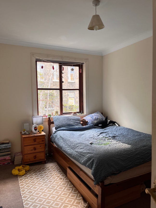 2 bedrooms available 1st June Main Photo