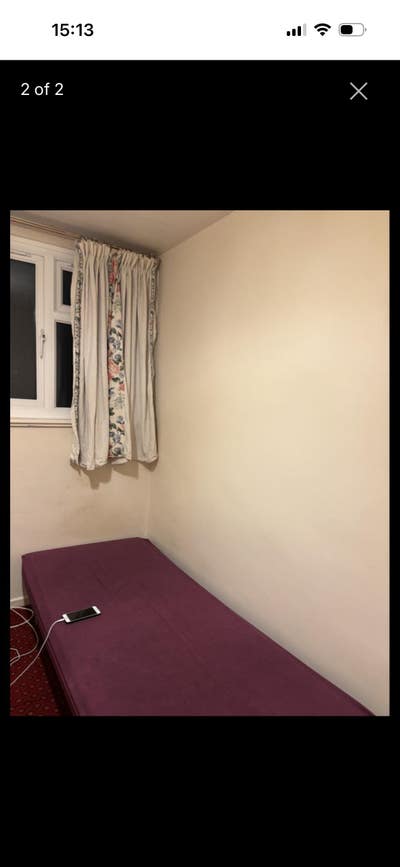 Room to rent in Howthrone road Main Photo