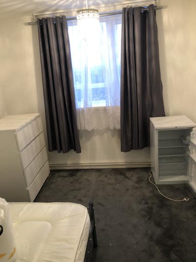 Lovely Double Room Recently Decorated-Barking  Main Photo