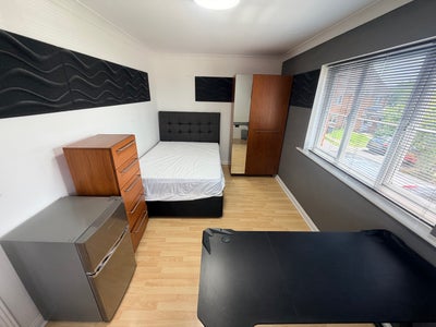 ⭐️ Executive Double | Private Shower | Own Parking Main Photo