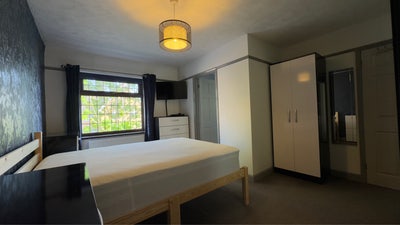 ☀️ Big En-suite Near Elisabeth Line & Sunny Garden Main Photo