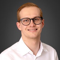 23 y/o professional looking for room Main Photo