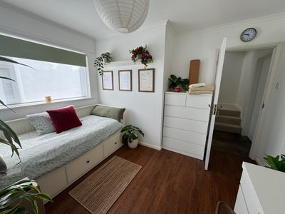 Nr Hospital. Newly renovated home w/stunning views Main Photo