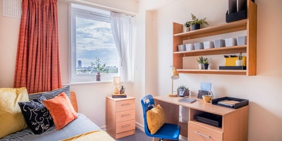 Nice room for student (short-term) at Earls Court Main Photo