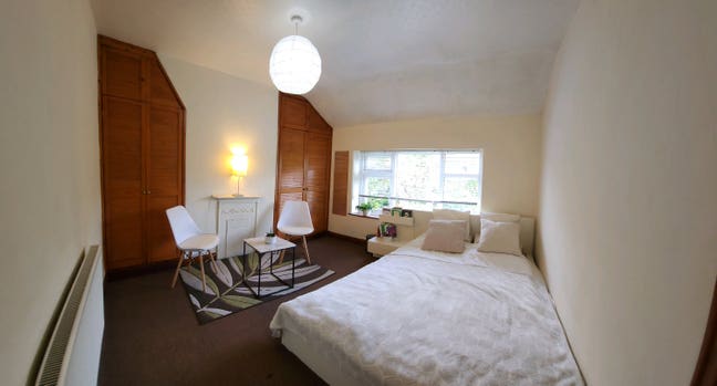 Peaceful Spacious Room | Professional Household Main Photo