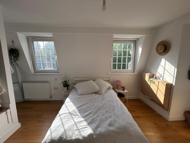 Spacious room for rent in Shoreditch Main Photo