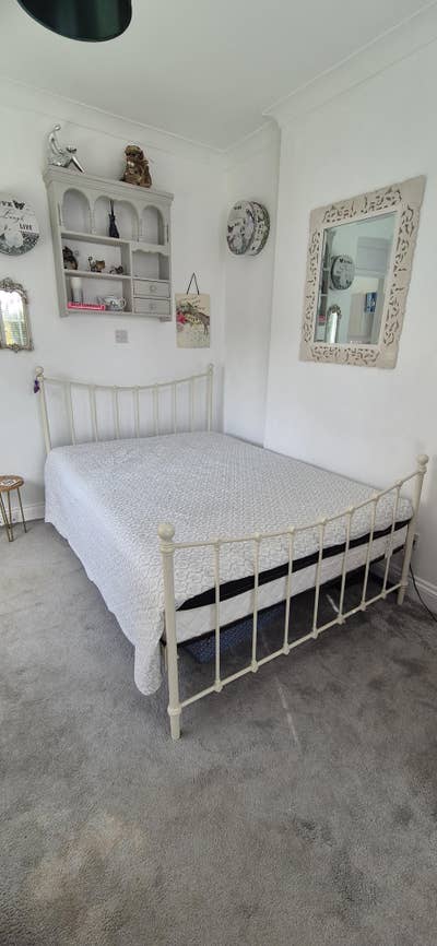 Lovely room with own  patio into garden near beach Main Photo