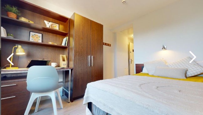 &pound;600/month En-Suite Bedroom Main Photo