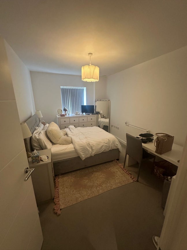 One room, private bathroom in Woolwich  Main Photo